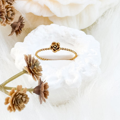ROSE EMBRACE Ring